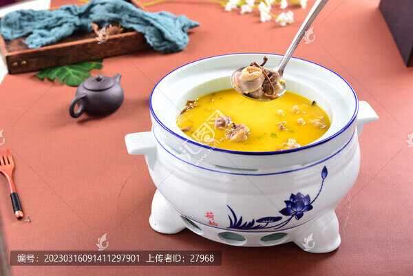 茶樹菇燉雞