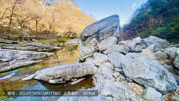 廬山奇石
