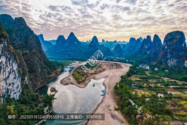 桂林山水漓江風(fēng)光喀斯特夕陽(yáng)