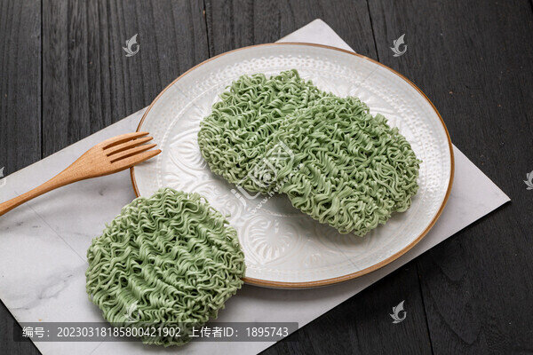 火鍋面菠菜面