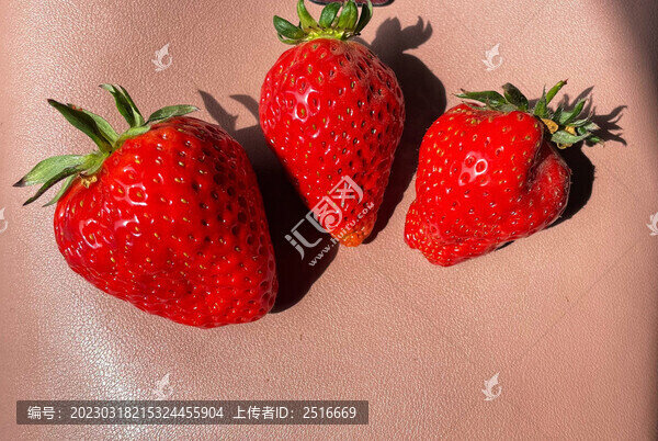 櫻桃草莓