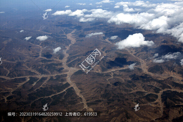 俯瞰燕山山脈