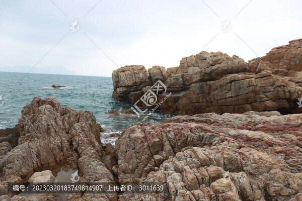 海邊礁石