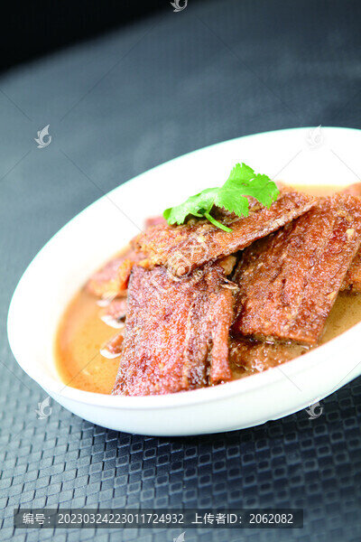 農(nóng)家燉帶魚