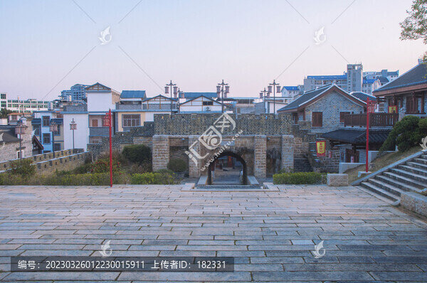 武平興賢坊城門