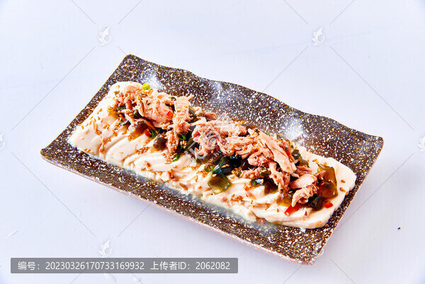 金槍魚(yú)皮蛋豆腐