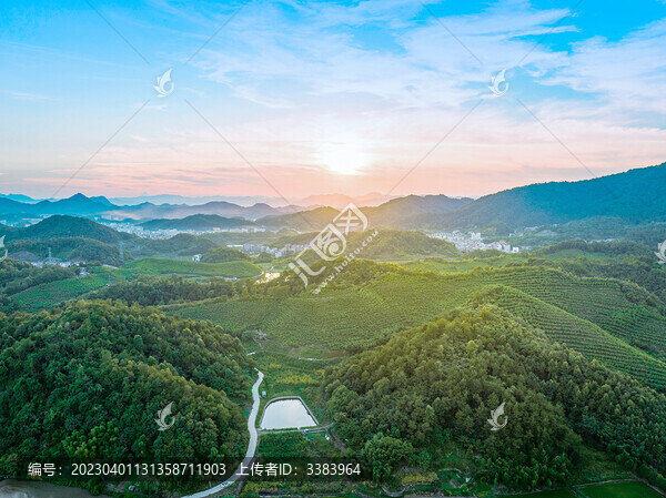 日出青山藍天白云
