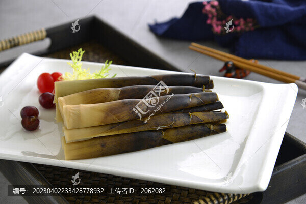 手剝筍