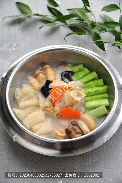 松茸翅湯海螺片