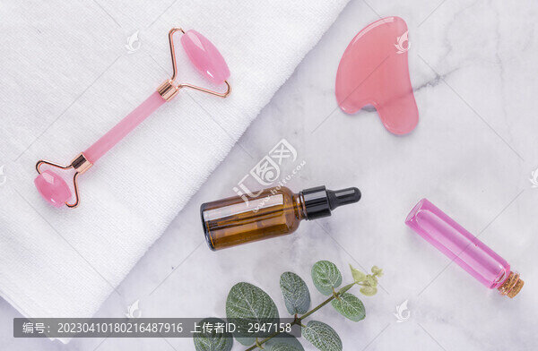 女性美容護(hù)膚產(chǎn)品滾輪按摩器