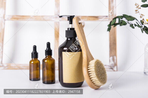 衛(wèi)生洗護用品瓶子套裝組合