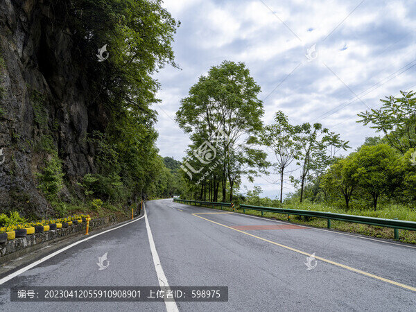 山區(qū)公路