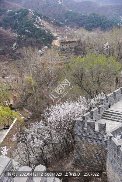 青山關(guān)古長(zhǎng)城春季風(fēng)光