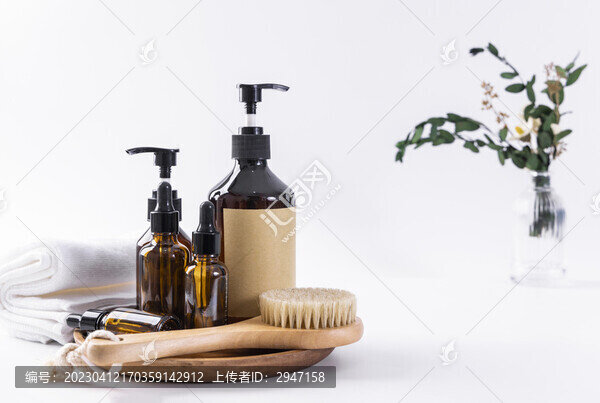 衛(wèi)生洗護用品瓶子套裝組合