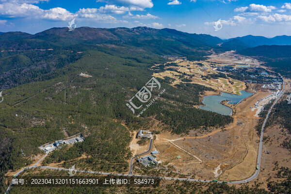 麗江玉龍雪山景區(qū)東麓山坪湖泊