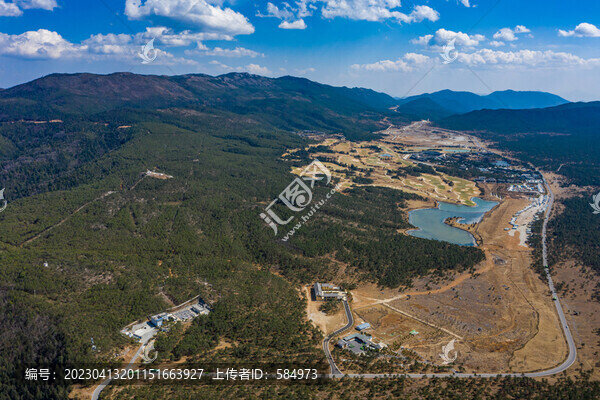 麗江玉龍雪山景區(qū)東麓山坪湖泊