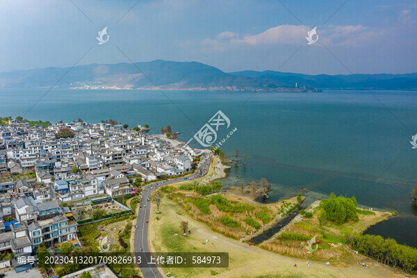 航拍云南大理洱海生態(tài)廊道美景