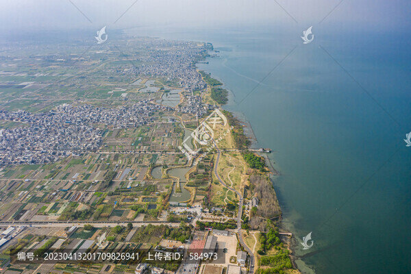 航拍云南大理洱海生態(tài)廊道美景