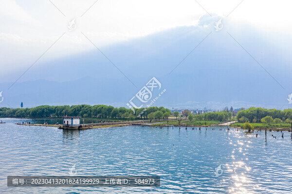 航拍云南大理洱海生態(tài)廊道美景