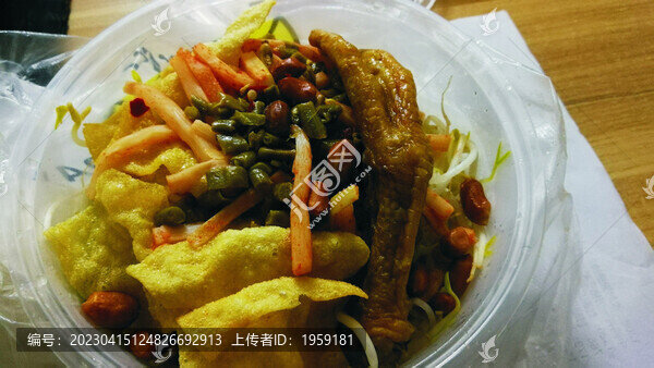 鴨爪螺螄粉