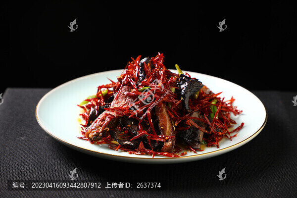 辣子虎掌菌炒板鴨