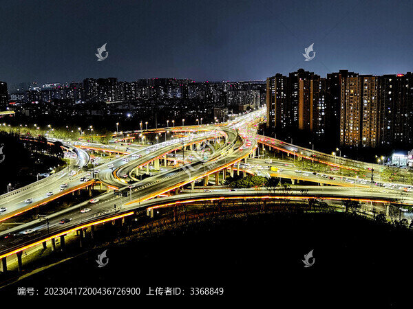 夜幕下的立交橋