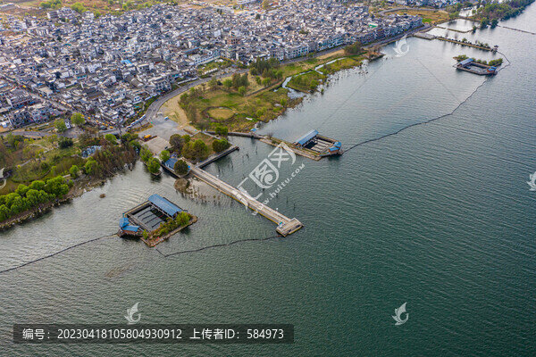 航拍云南大理才村洱海白族村落