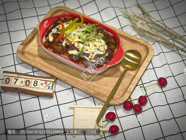 黑椒牛扒焗飯