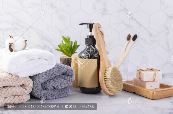 衛(wèi)生洗護用品瓶子套裝組合