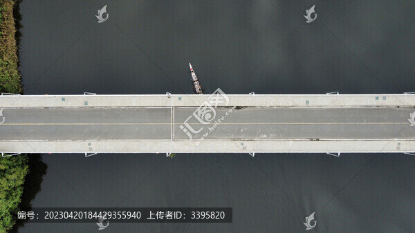 航拍劃龍舟