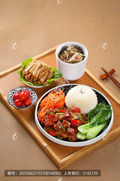 紅燒肉燉罐飯