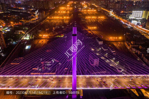 航拍鄭州農(nóng)業(yè)路大橋夜景燈光秀