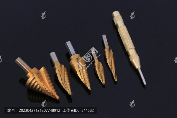五金