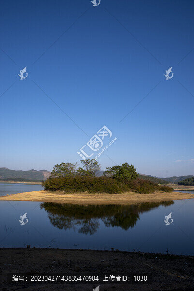 湖泊湖水倒影