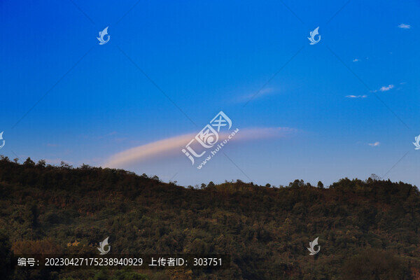 藍(lán)天白云