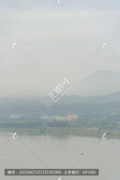峽江鳳凰山上看贛江