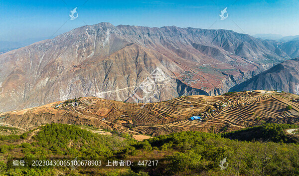 航拍烏蒙山峽谷