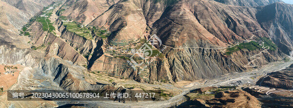 航拍烏蒙山峽谷
