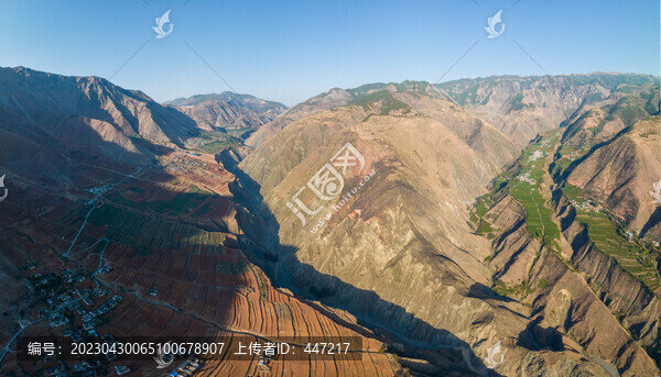 航拍烏蒙山峽谷