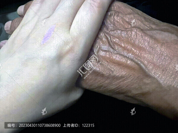 老人的手
