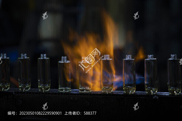 玻璃瓶制造熔爐吹制生產(chǎn)線