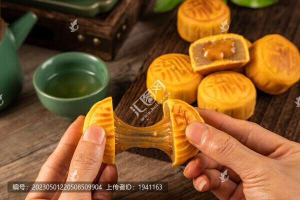 拔絲堅(jiān)果仁月餅