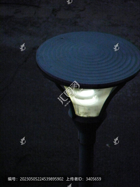 黑夜路燈