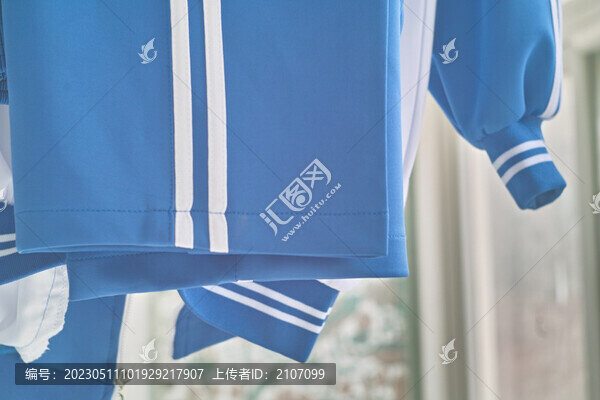 中學(xué)生校服