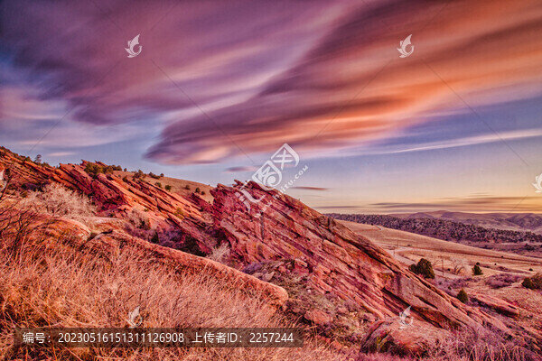 火燒云與夕陽(yáng)