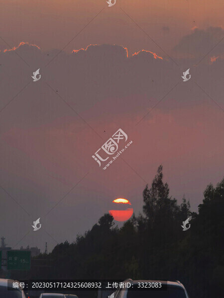夕陽(yáng)西下