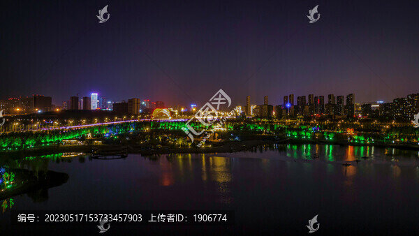 夏季的長(zhǎng)春南溪濕地公園夜景