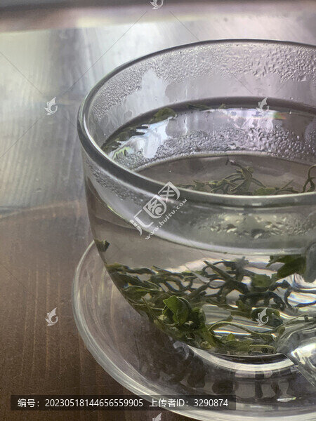 一杯清新的好喝的綠茶
