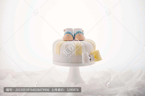 一個(gè)美麗的翻糖蛋糕