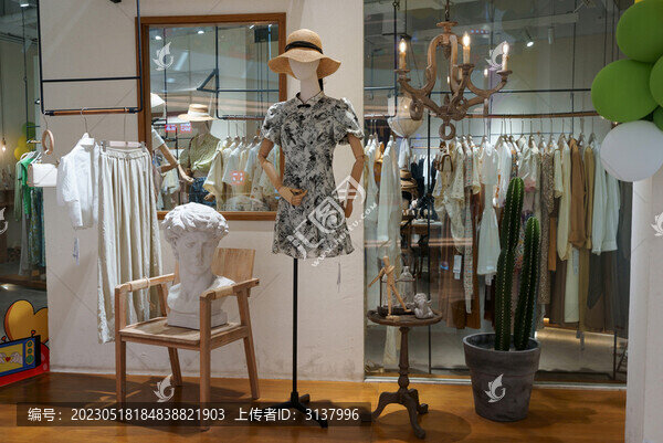 商場(chǎng)服裝櫥柜